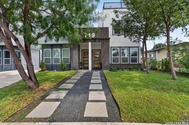 719 Eleanor Property Photo 5