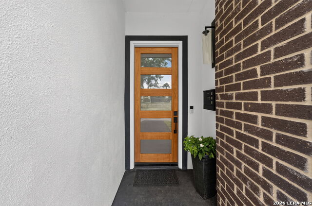 719 Eleanor Property Photo 6