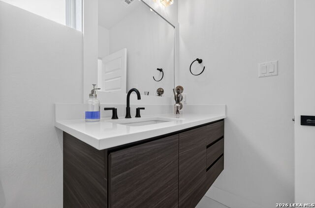 719 Eleanor Property Photo 29