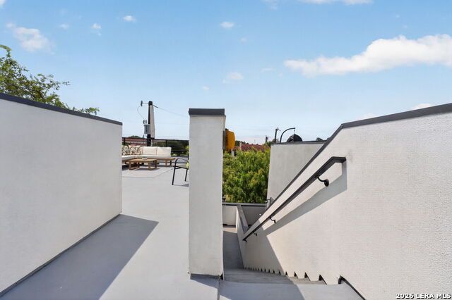 719 Eleanor Property Photo 37