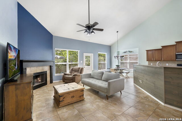 1410 Osprey Hts Property Photo 9