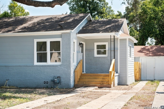 132 Ross Ave Property Photo 2