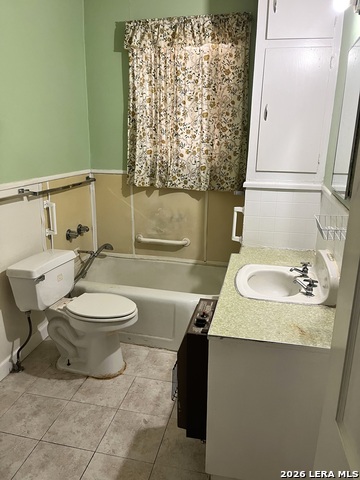 102 Haggin St Property Photo 9