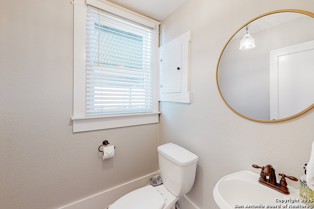 619 Cedar St Property Photo 11