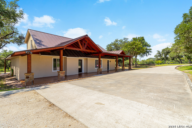 160 County Road 4801 Property Photo 4