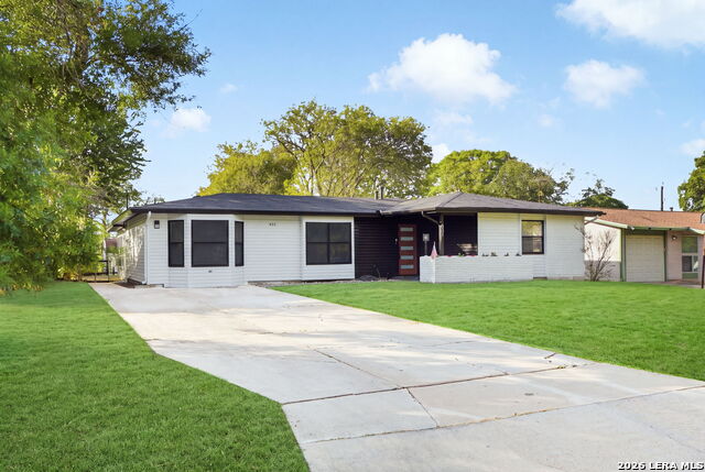 831 Highgate Rd Property Photo 1