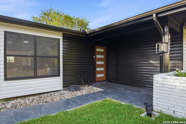 831 Highgate Rd Property Photo 3