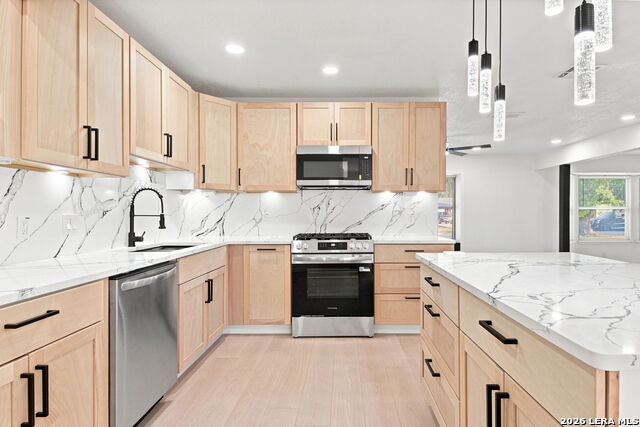 831 Highgate Rd Property Photo 12