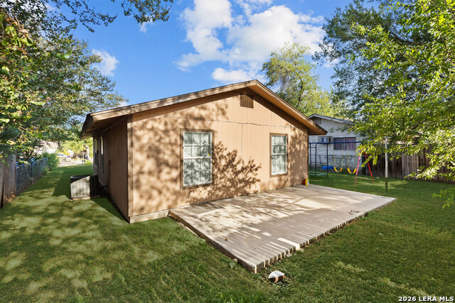 8314 Little Squaw St Property Photo 14