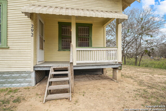 292 Beach Shore Dr Property Photo 2