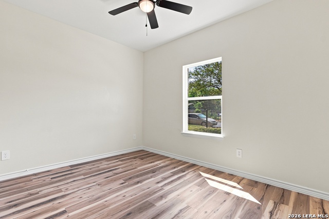 1123 Vickers Ave Property Photo 17