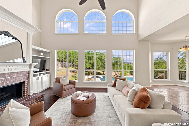 933 Great Tree Property Photo 3