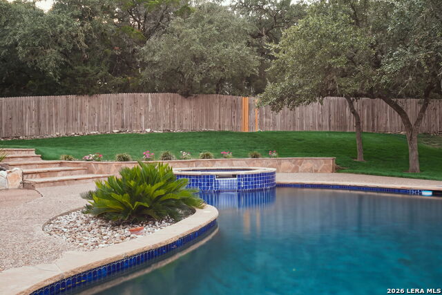 933 Great Tree Property Photo 4