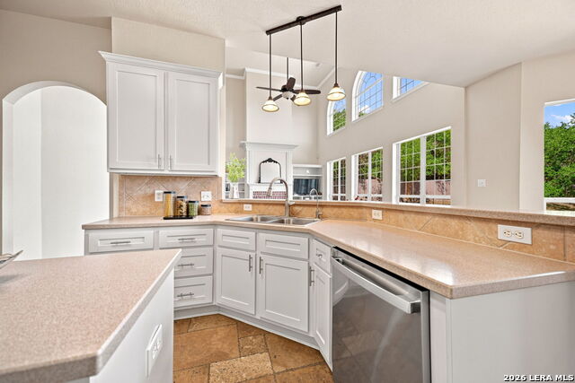 933 Great Tree Property Photo 9
