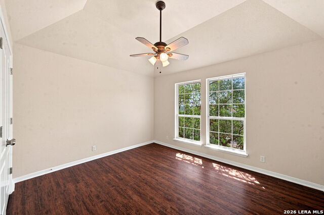 933 Great Tree Property Photo 25