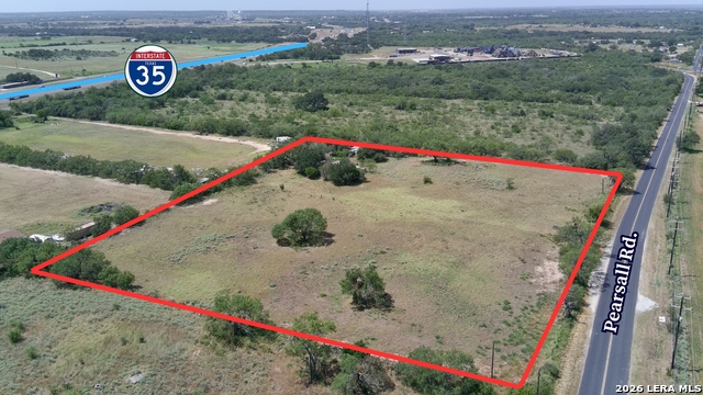 13326 Pearsall Rd Property Photo 8