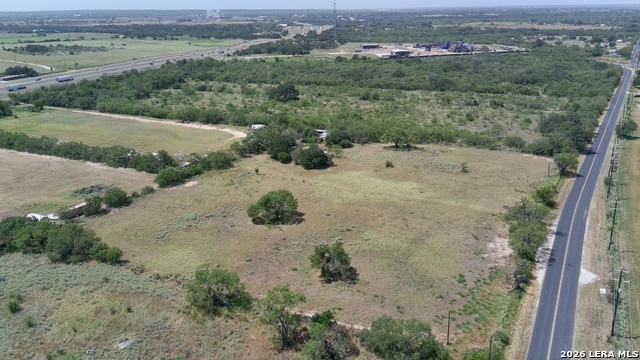 13326 Pearsall Rd Property Photo 9