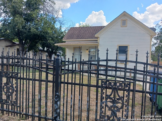 1322 W HUTCHINS PL Property Photo 1