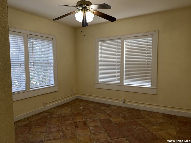 323 Carleton Ct Property Photo 6