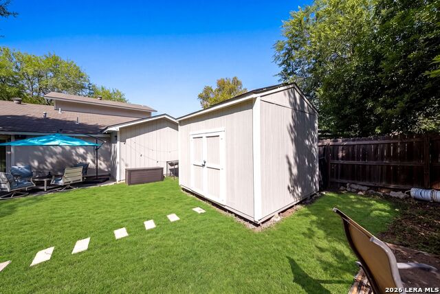 9118 Autumn Mdws Property Photo 37