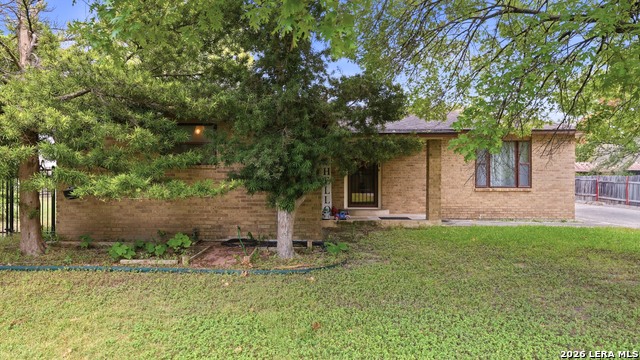 2246 Gruene Rd Property Photo 2
