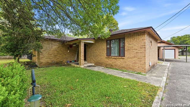 2246 Gruene Rd Property Photo 3