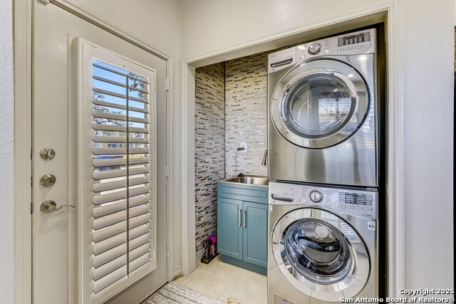 532 Refugio St Property Photo 7