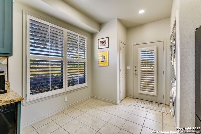 532 Refugio St Property Photo 8