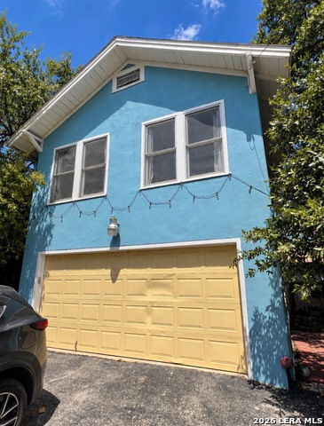 235 E Huisache Ave Property Photo 6