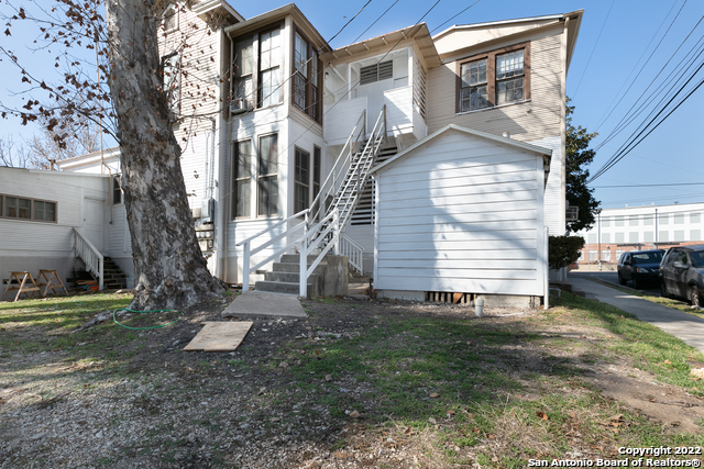822 E Carson St Property Photo 4