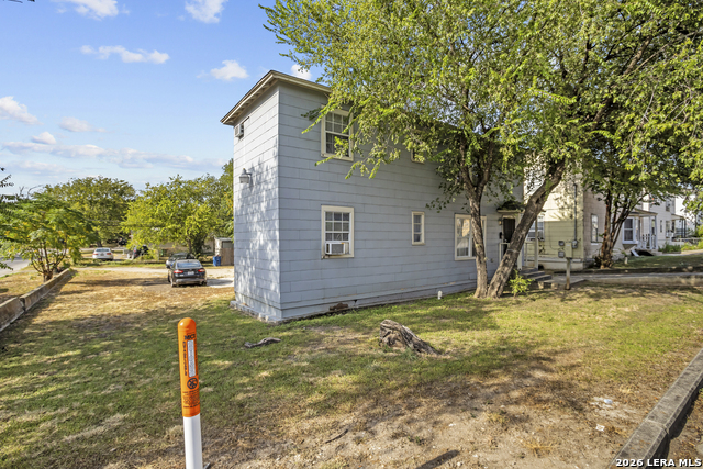 716 Fair Ave Property Photo 2