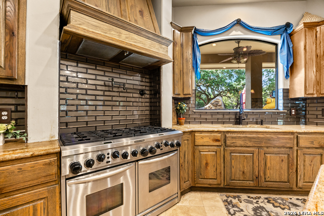 11011 Anaqua Spgs Property Photo 29