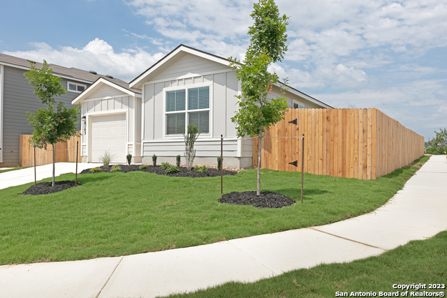 8103 Autares Glade Property Photo 3