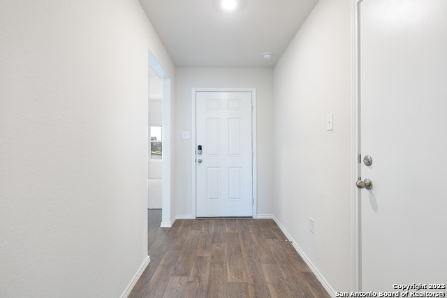 8103 Autares Glade Property Photo 4
