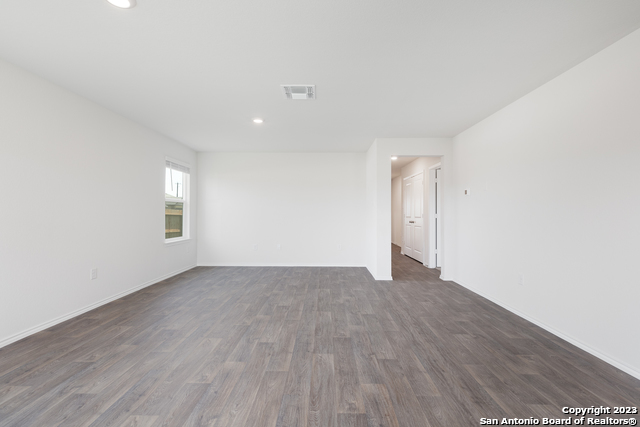 8103 Autares Glade Property Photo 7