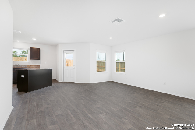 8103 Autares Glade Property Photo 8