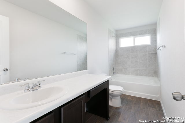 8103 Autares Glade Property Photo 15