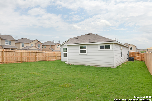 8103 Autares Glade Property Photo 27