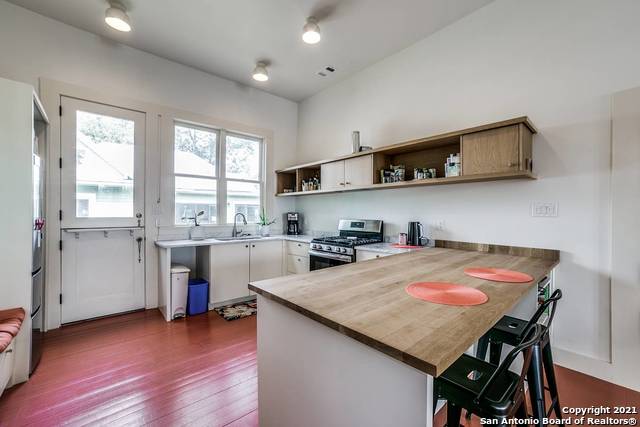 113 Leigh St Property Photo 6