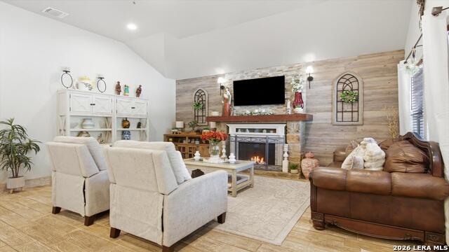 744 Crestview Property Photo 8