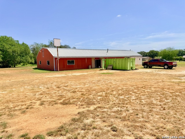 3105 Zanderson Ave Property Photo 2