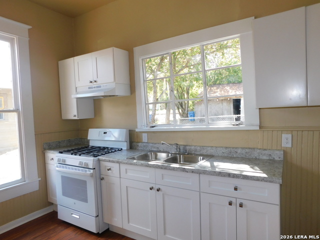 411 Blanco Rd Property Photo 12
