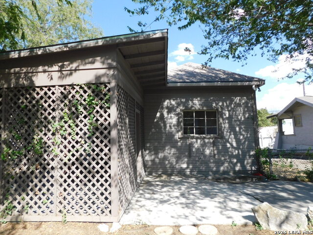 411 Blanco Rd Property Photo 16