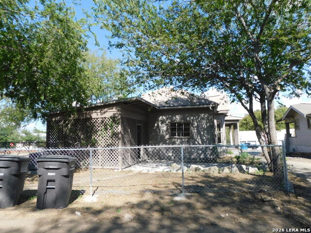 411 Blanco Rd Property Photo 17