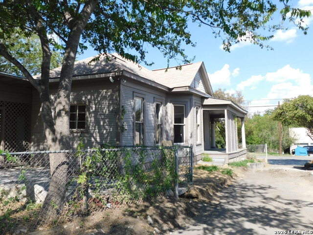 411 Blanco Rd Property Photo 18