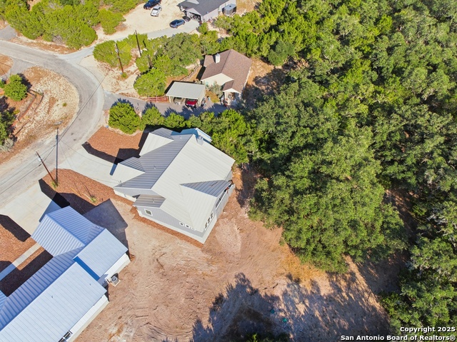 207 Deer Oaks Dr Property Photo 9