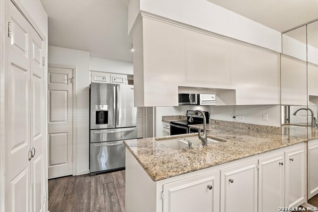 8415 Fredericksburg Property Photo 8