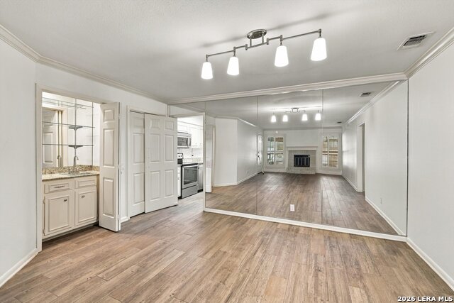 8415 Fredericksburg Property Photo 11