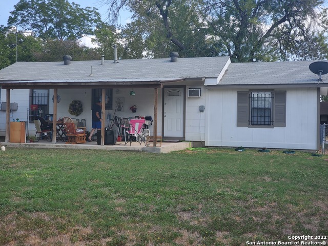 1107 Ada St Property Photo 2