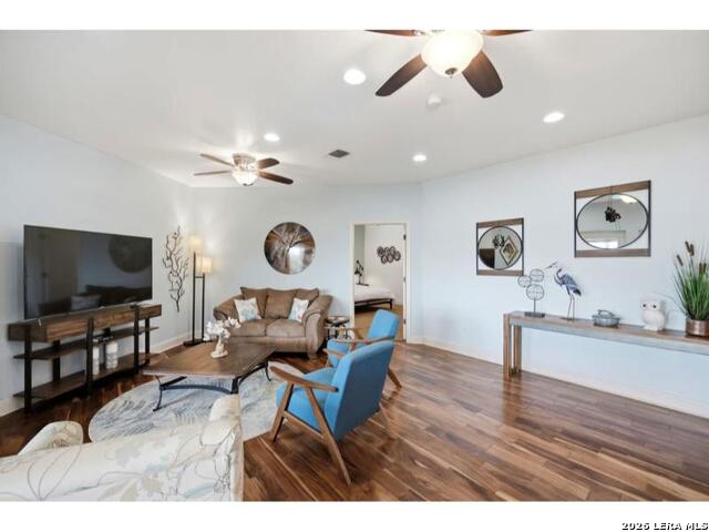 3811 Potters Creek Rd Property Photo 9